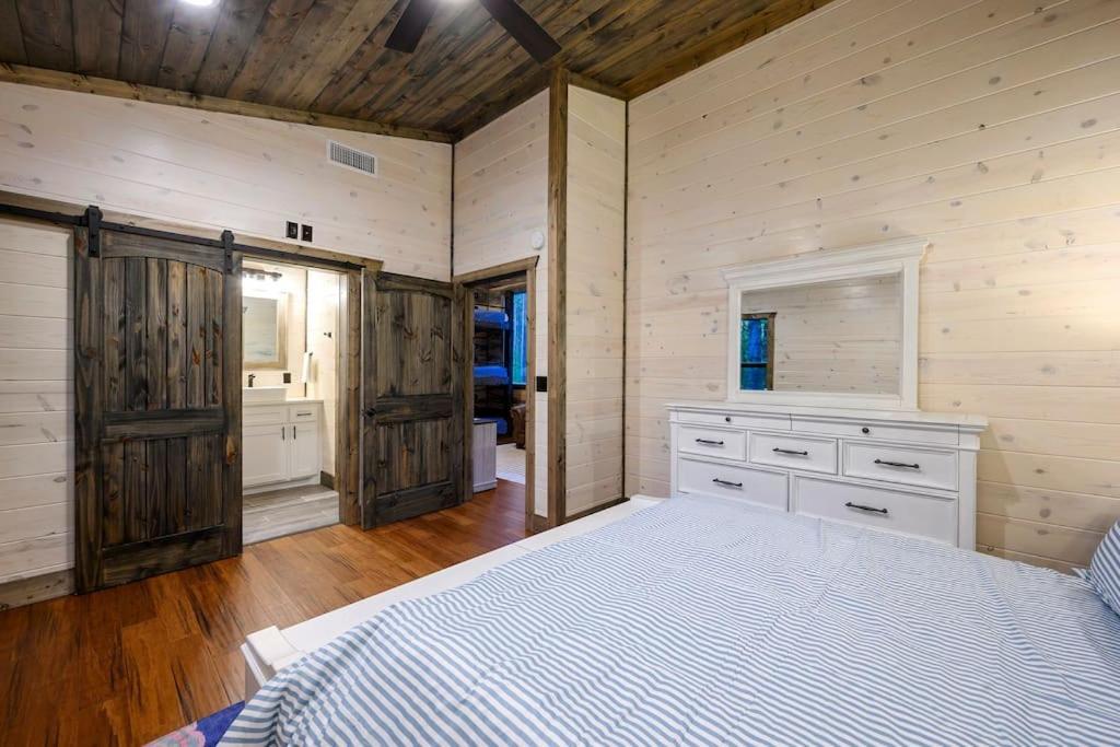 Brand New Luxury 2 Bedroom With Loft And Spa Sleeps 10 Брокен-Боу Экстерьер фото