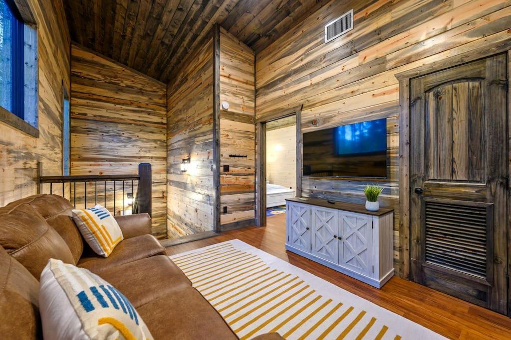 Brand New Luxury 2 Bedroom With Loft And Spa Sleeps 10 Брокен-Боу Экстерьер фото