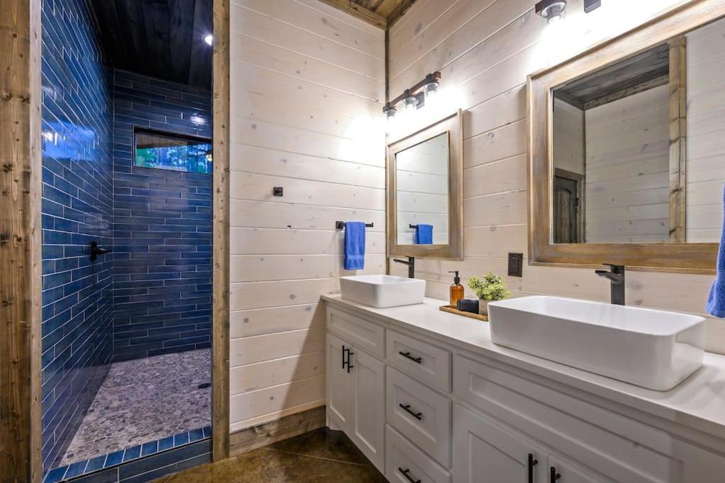 Brand New Luxury 2 Bedroom With Loft And Spa Sleeps 10 Брокен-Боу Экстерьер фото